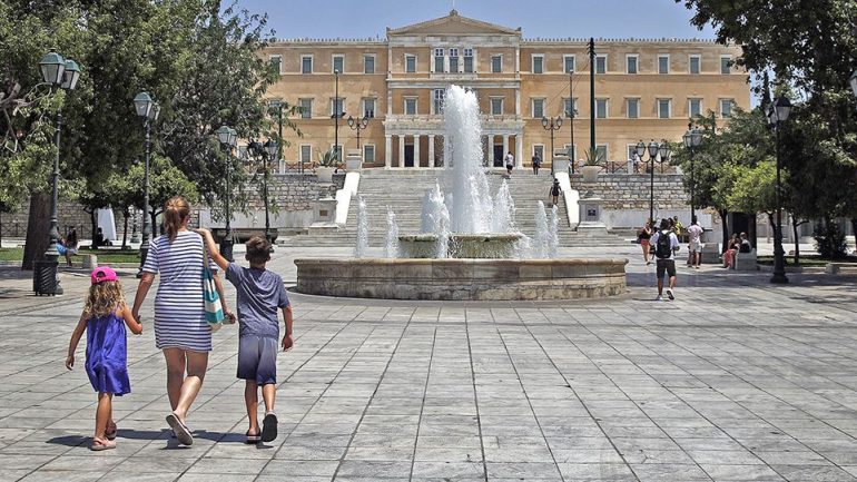 3273 raste të reja me koronavirus në Greqi, 20 vdekje në 24 orët e fundit