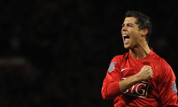 Cristiano Ronaldo transferohet te Manchester United