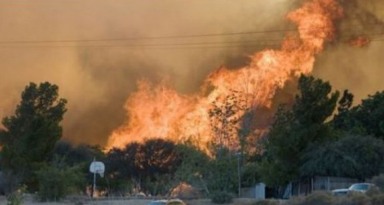 Zjarret/ Ministria e Mbrojtjes: Në majën e Rrunës dhe Thirrë po vijon puna nga toka e ajri, ja qarqet pa probleme