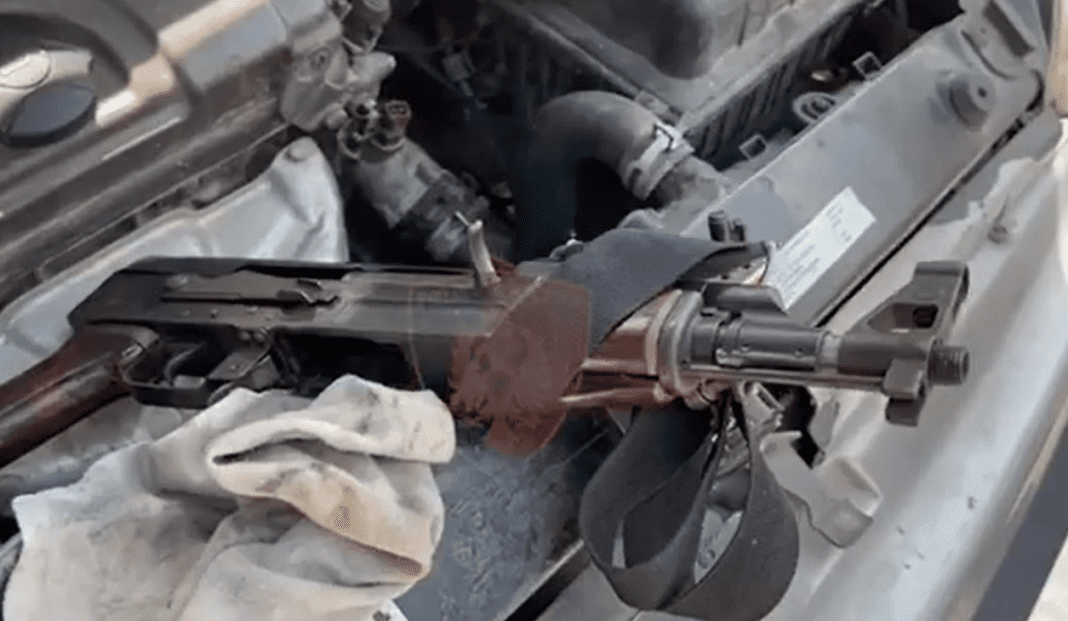 Lëvizte me kallashnikov e municion luftarak, arrestohet 44-vjeçari me dy mbiemra (EMRI+VIDEO)