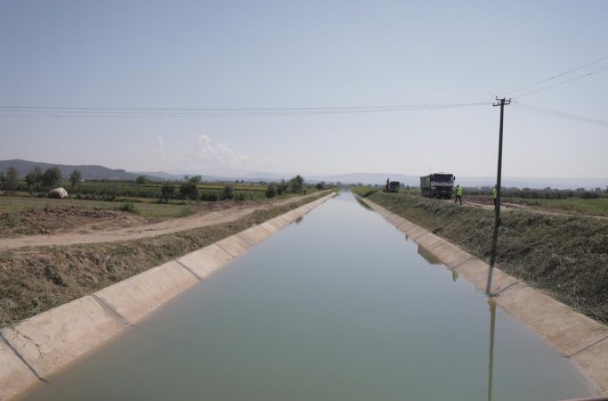 Në kushte depresioni, e moshuara mbytet në kanalin vaditës