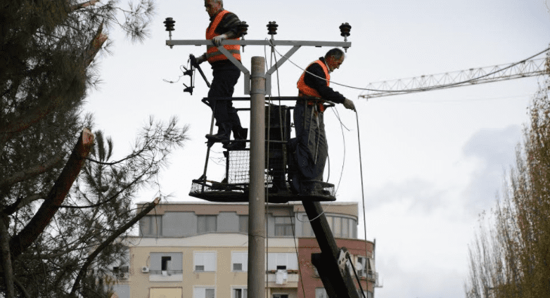 OSHEE: Të martën do të ndërpritet energjia elektrike për 7 orë në këto zona të Tiranës