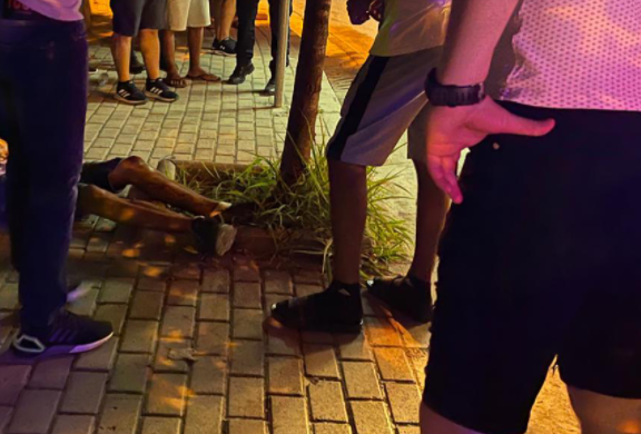 Qëllohet me thikë një 15-vjeçar, dërgohet me urgjencë në spital