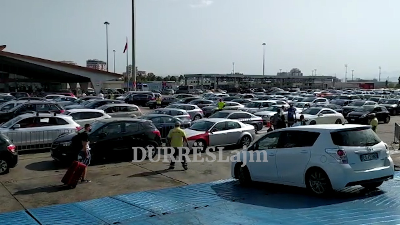 Fluks pasagjerësh në portin e Durrësit (VIDEO)
