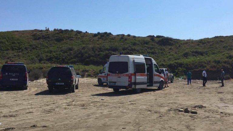 U fut në det dhe nuk doli më, humb jetën pushuesi 78-vjeçar