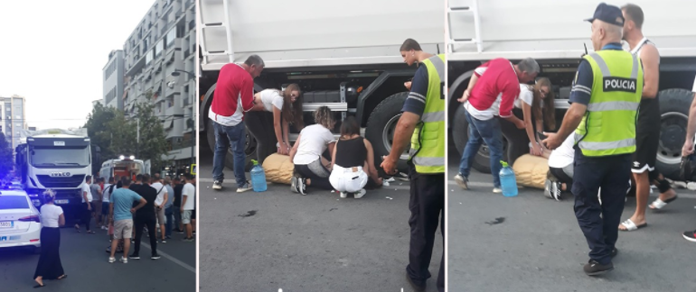 Kamioni përplas një të mitur, dërgohet me urgjencë në spital