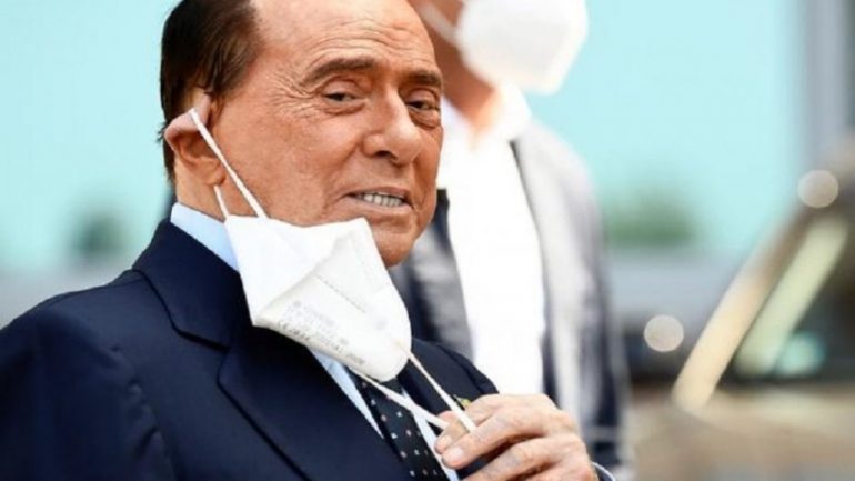 Silvio Berlusconi shtrohet në spital