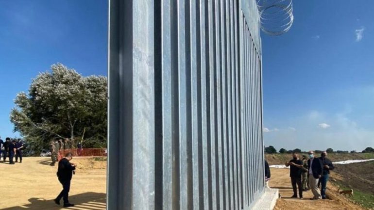 Emigrantët afganë, Greqia ndërton murin 40 km në kufi me Turqinë