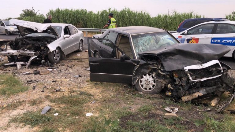 Aksidentohen dy automjete, raportohet për gjashtë persona të plagosur