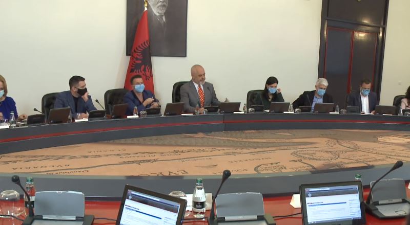 Mandati i tretë/ Rama mbledh sot grupin e ri dhe të vjetër parlamentar