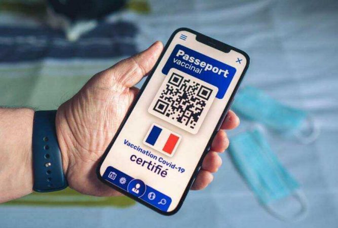 Gjykata franceze aprovon pasaportën shëndetësore në vende publike