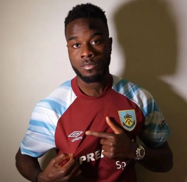 Gafa më qesharake që është bërë në prezantim, ndodh në Premier League