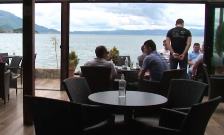 Kush nuk është i vaksinuar nuk ulet në kafene apo restorante në Maqedoninë e Veriut