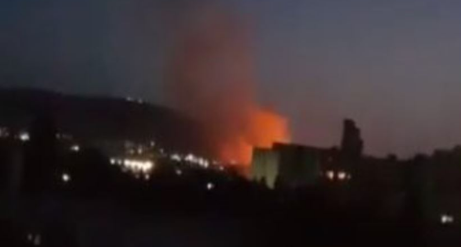 Zjarr i madh në Fushë Kosovë (VIDEO)