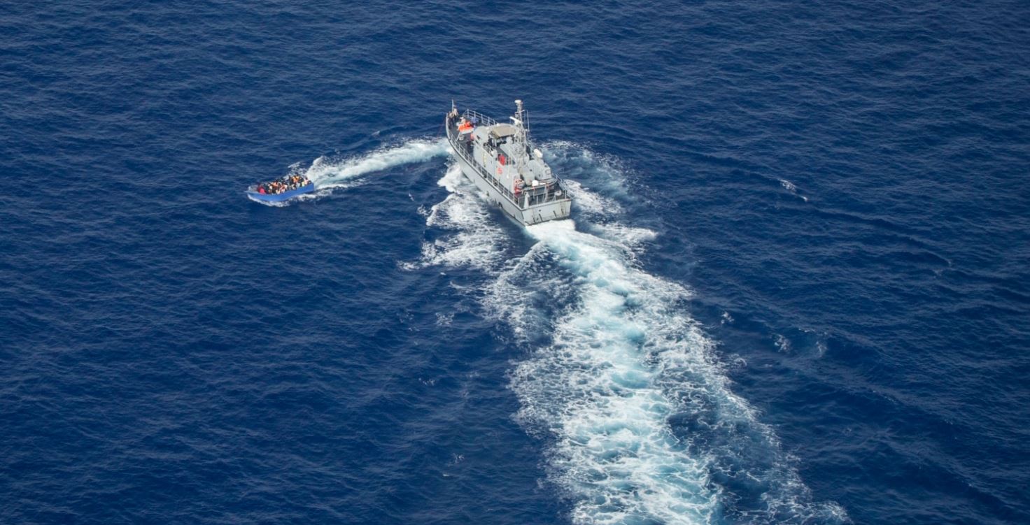 Shpëtohen 700 persona që tentuan të kalojnë Mesdheun me anije