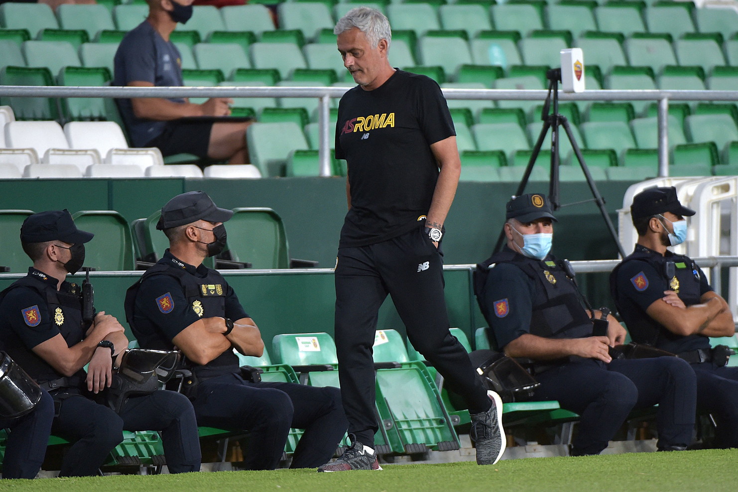 Mourinho nuk ndryshon, ndëshkohet me të kuq edhe në miqësore