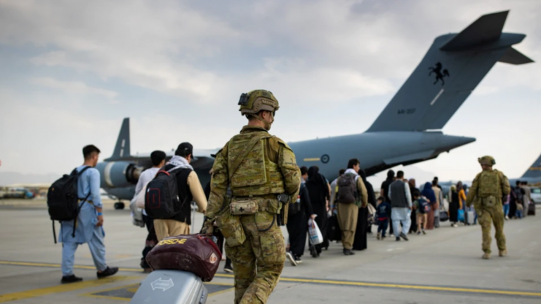Tri vende të NATO-s përfundojnë evakuimet nga Afganistani