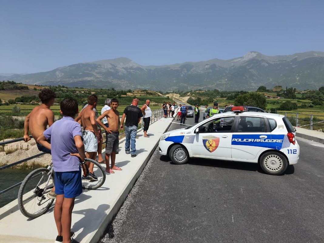 Aksident i rëndë, makina përplas për vdekje këmbësoren (EMRAT)