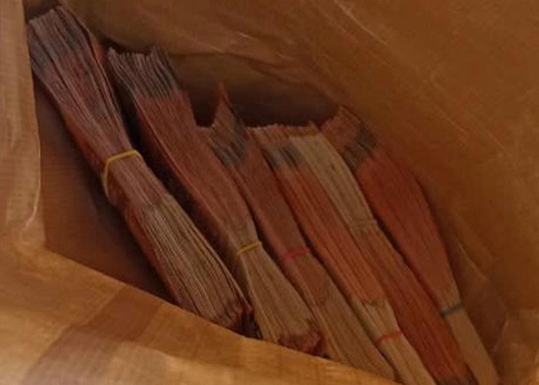 Sekuestrohen 30000 euro në pikën kufitare, procedohet 62-vjeçari francez