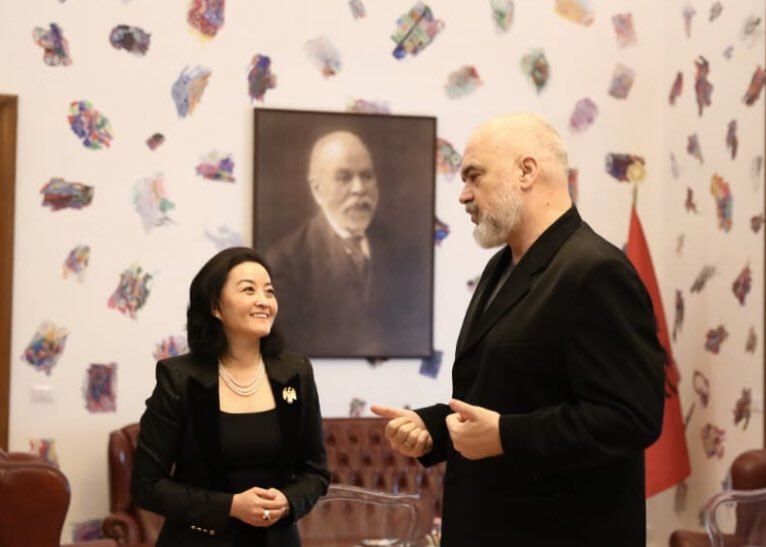 Yuri Kim darkon me Ramën, ja ku u mbajt takimi mes tyre