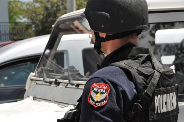 Operacioni i RENEA-s/ Policia jep detaje: Janë sekuestruar drogë, armë e municione, arrestohen 2 persona në Durrës