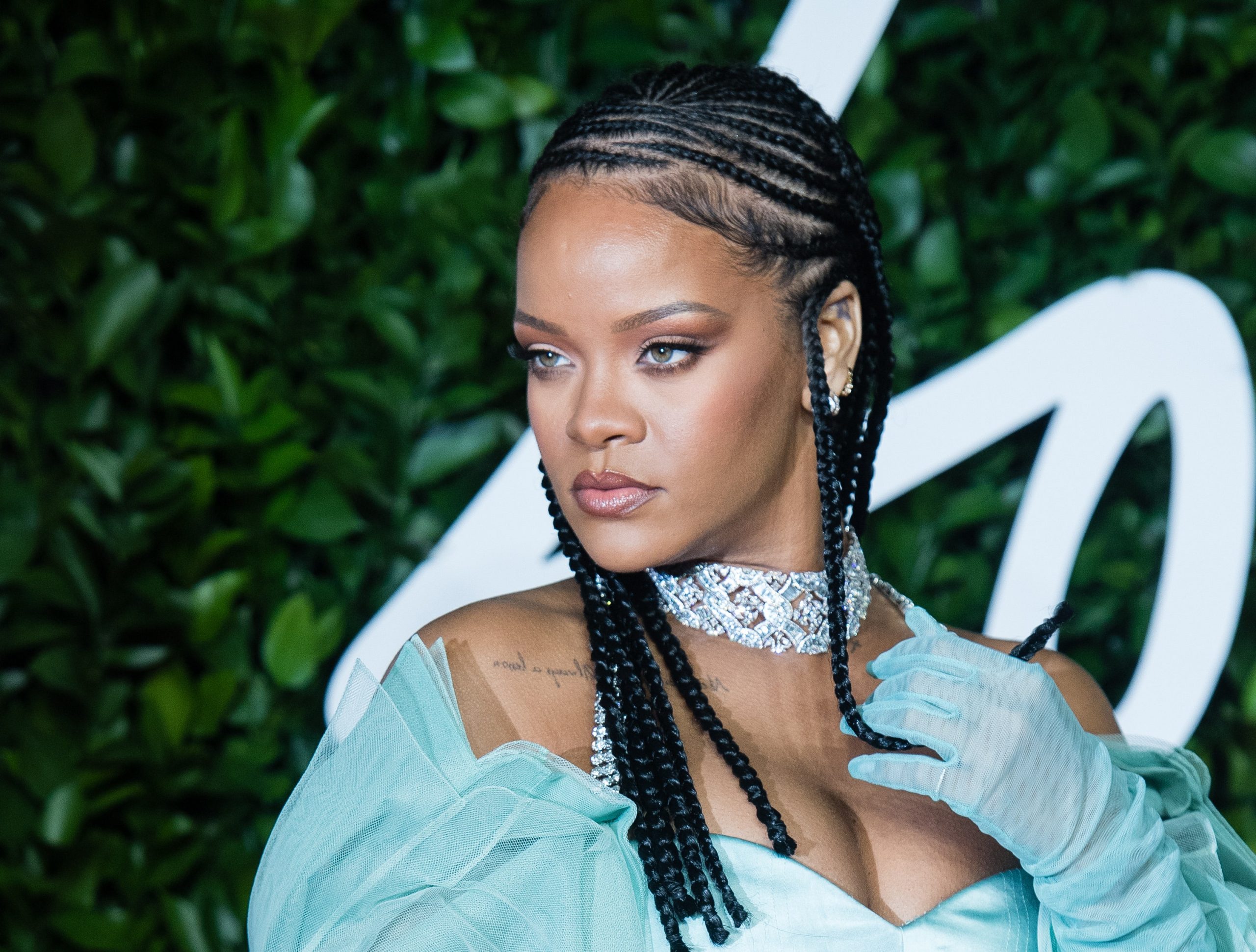 Rihanna është zyrtarisht miliardere