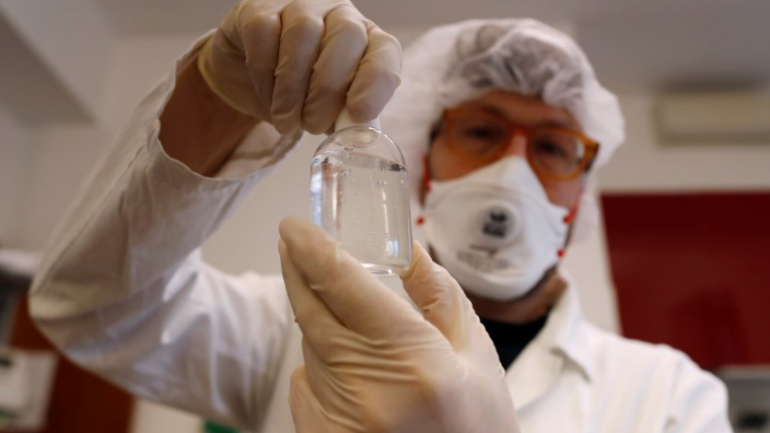 Shkencëtarët britanikë i tremben një beteje të përjetshme me COVID-19