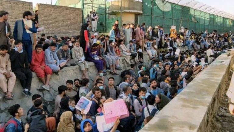 Ministri britanik: Mund të ketë sulm terrorist brenda pak orësh në aeroportin e Kabulit