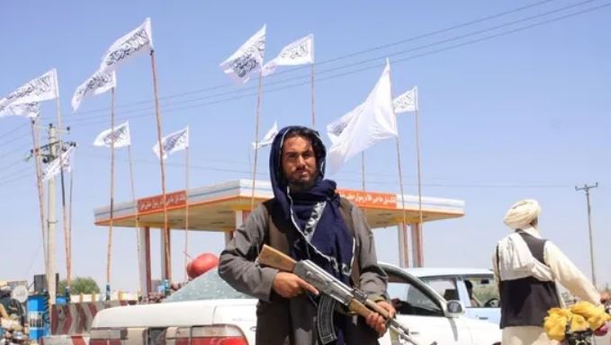 Talebanët drejt kontrollit të plotë të Afganistanit, në duart e qeverisë ka mbetur vetëm Kabuli