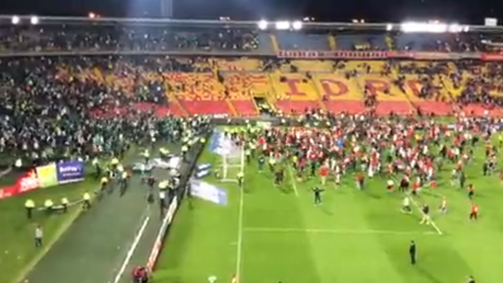 Tifozët në stadium pas 513 ditësh, kaos dhe përplasje në Kolumbi