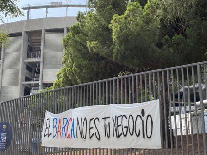“Tradhtar, shërbëtor i Perez! Messi te PSG, ti në Ibiza”, tërbim i madh ndaj Joan Laporta