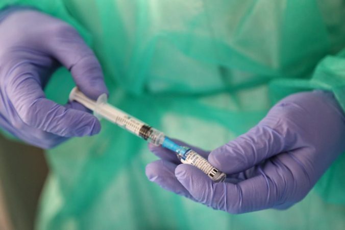 COVID-19/ Shtohen vaksinimet ditore në Kosovë