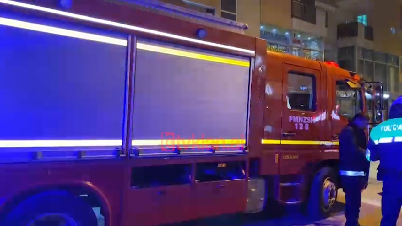 Bie zjarr në një fabrikë në Tiranë