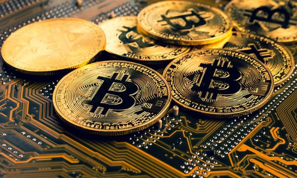 Rikthehet fuqishëm Bitcoin, sërish tejkalon shumën e 50.000 dollarëve