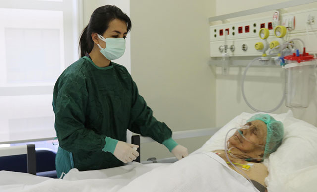 116-vjeçarja i mbijeton Covid-19