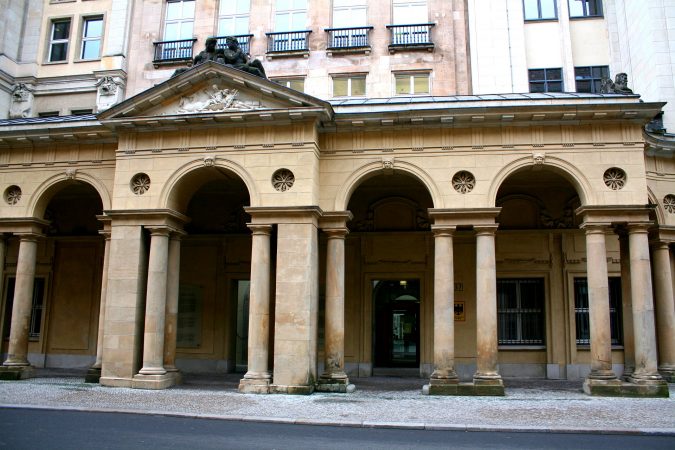 Pastrim parash, Prokuroria e Gjermanisë bastis zyrat e Ministrive të Financave dhe Drejtësisë