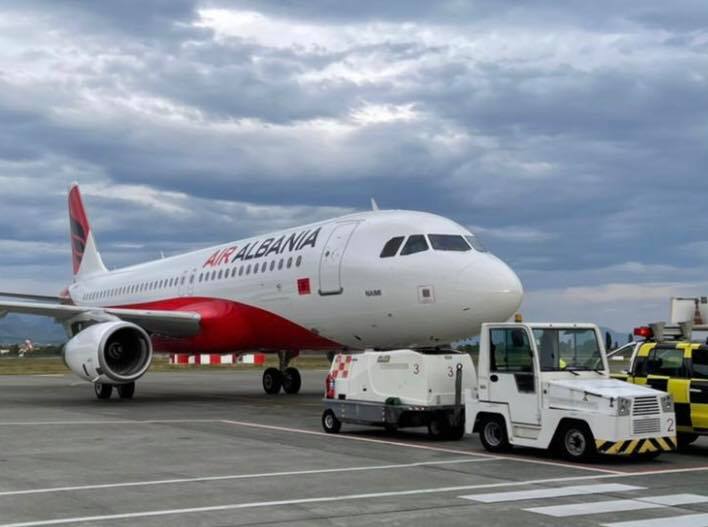 Pas “Lasgushit” dhe “Migjenit”, në aeroportin e Rinasit mbërrin “Naimi”