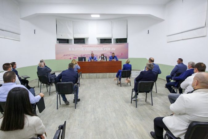 Emërimet në administratë nga PSD/ Plas sherri mes socialistëve: Janë marrë drejtorë nga rruga dhe pa kontribute në PS