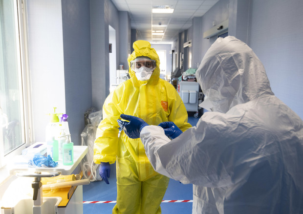 Itali, 71 persona humbin jetën dhe 4720 raste të reja me Covid-19