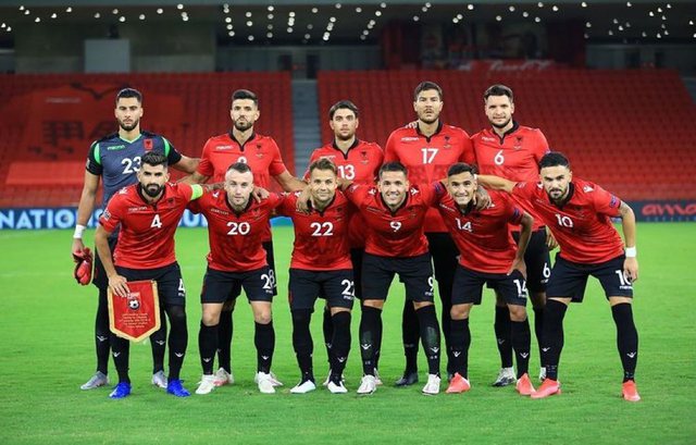 Ethet e Varshavës…