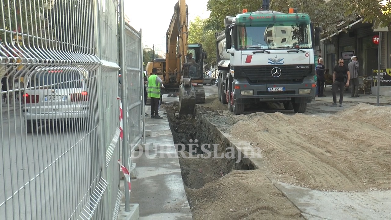 700 mln lekë për rrjetin e ujit të pijshëm, projekti parashikon furnizimin 24 orë me ujë për lagjet e Durrësit (VIDEO)