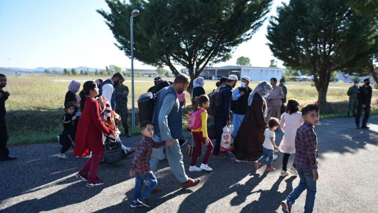 259 shtetas afganë mbërrijnë në Rinas