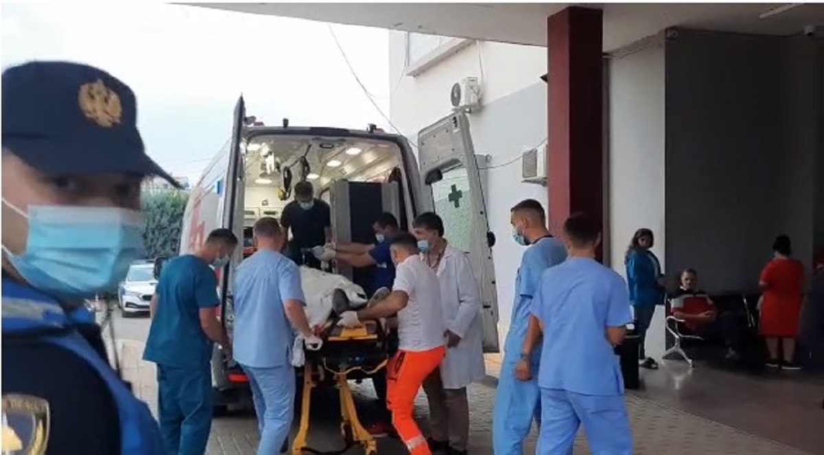 Ndërron jetë në spital i riu që vrau oficerin e policisë