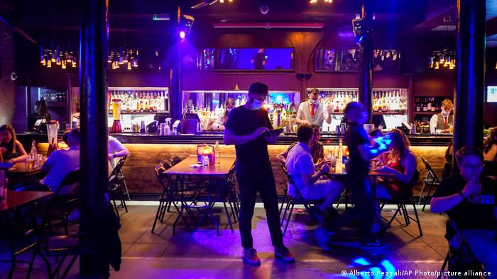 Politika e koronës në Britani, vaksinimet përforcuese dhe një “Plan B”