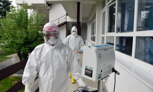 Regjistrohen 12,464 raste aktive me koronavirus në Kosovë, mbi 400 mijë të vaksinuar