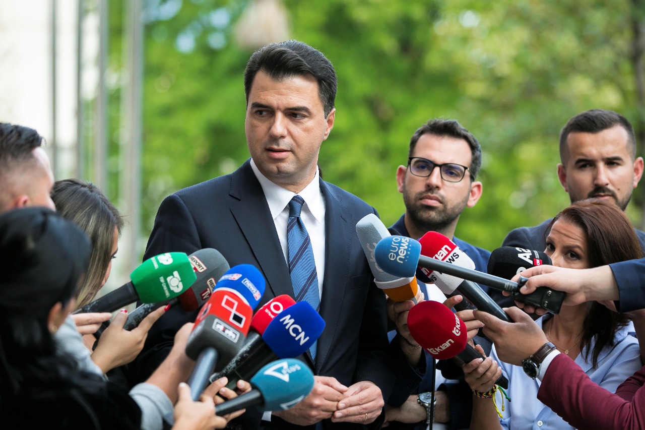 Basha përshëndet marrëveshjen e arritur mes Kosovës dhe Serbisë: Hap i rëndësishëm në uljen e tensioneve