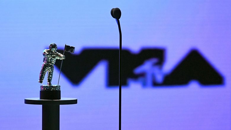 Ndarja e çmimeve “MTV Video Music Awards 2021”, artistët që triumfuan