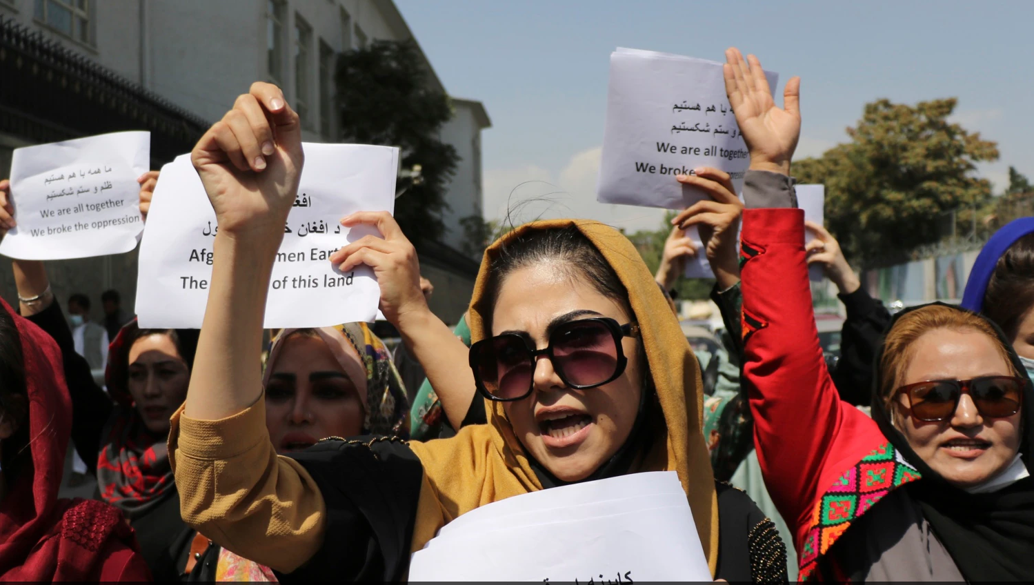 Gratë afgane protestojnë në Kabul, kërkojnë të drejta për studim dhe punësim