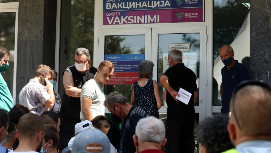 Maqedonia e Veriut nis aplikimin e dozës së tretë të vaksinës