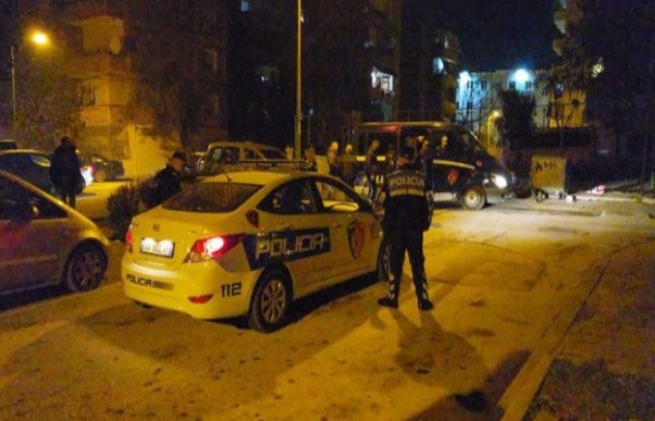 EMRAT/ Plagosën të riun, policia zbardh ngjarjen dhe shpall në kërkim tre autorët